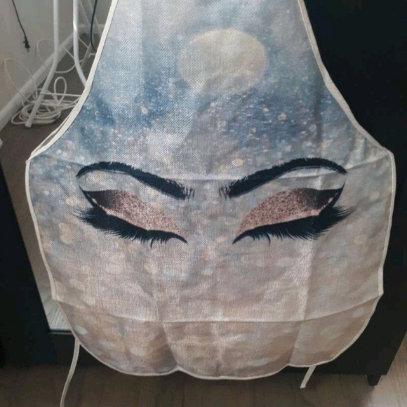 NEW! Eyelash Print Apron - One Size - Picture 4 of 6